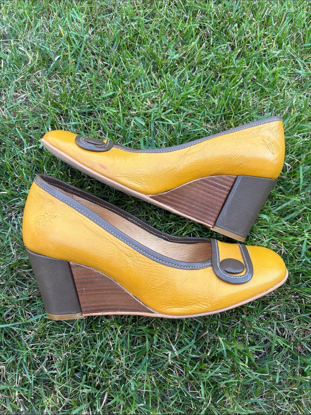 Fly London “Fly Girl” Woman’s Yellow Leather Shoes with Contrast Trim - Picture 11 of 11